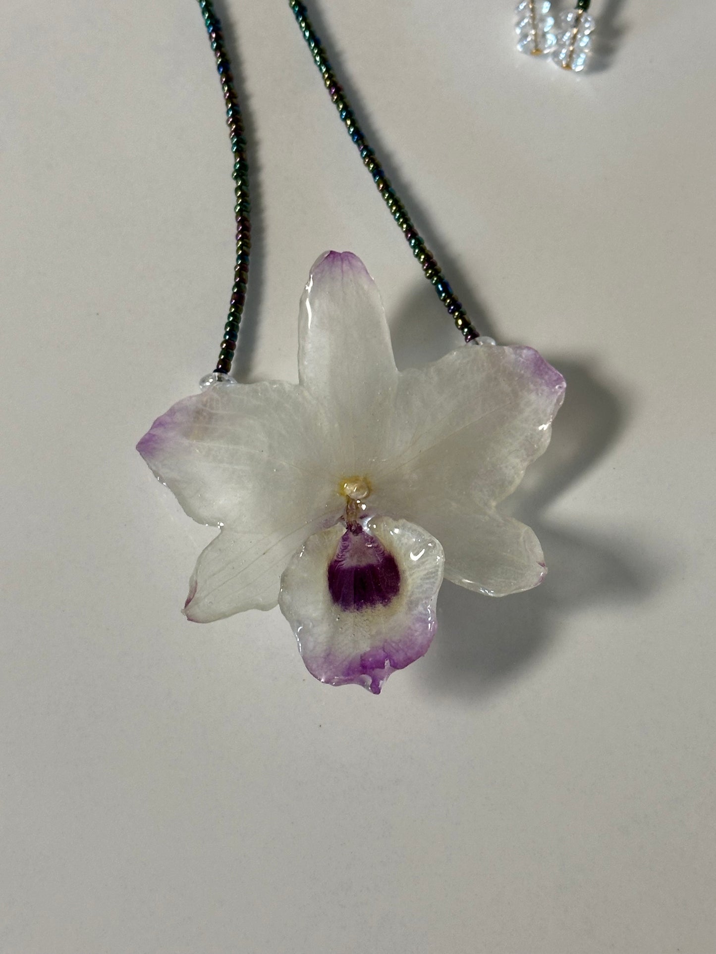 purple and white dendrobium necklace with earrings