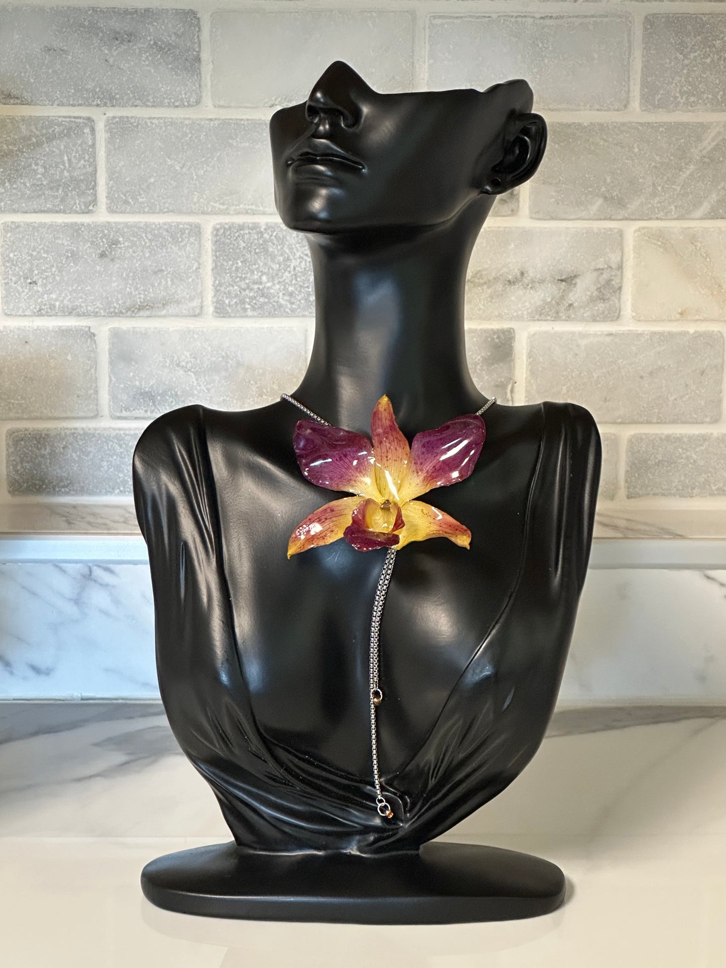 adjustable real orchid necklace