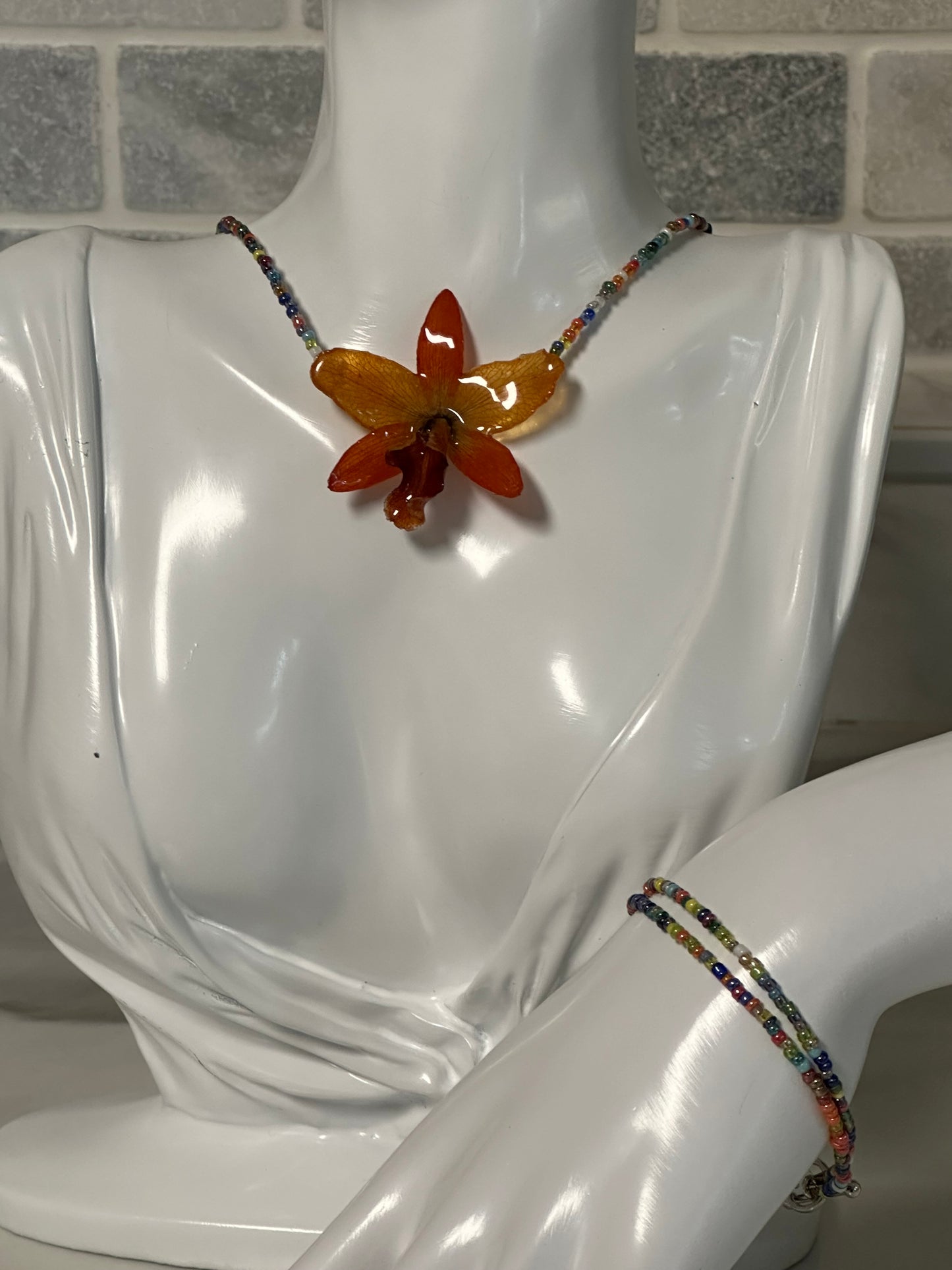 orange cattleya necklace with bracelet
