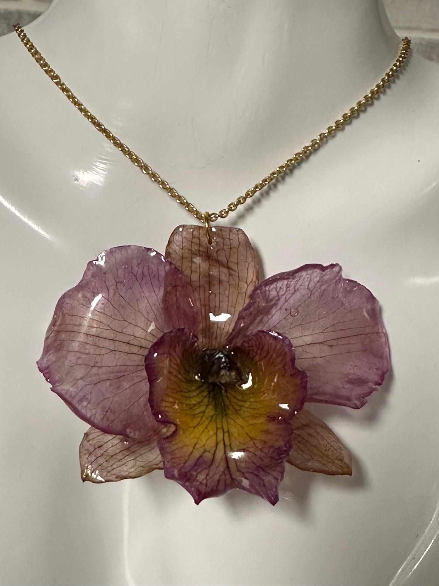 simple chain orchid necklace