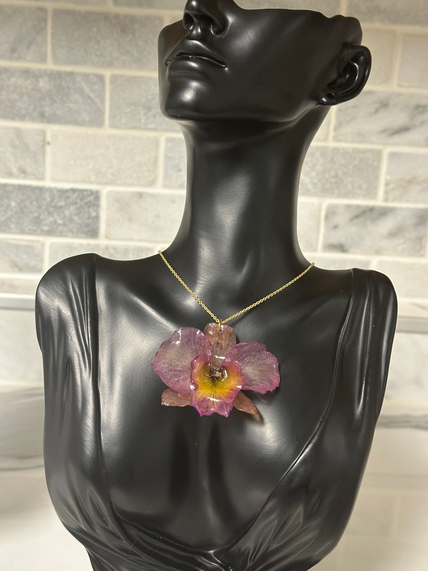 simple chain orchid necklace