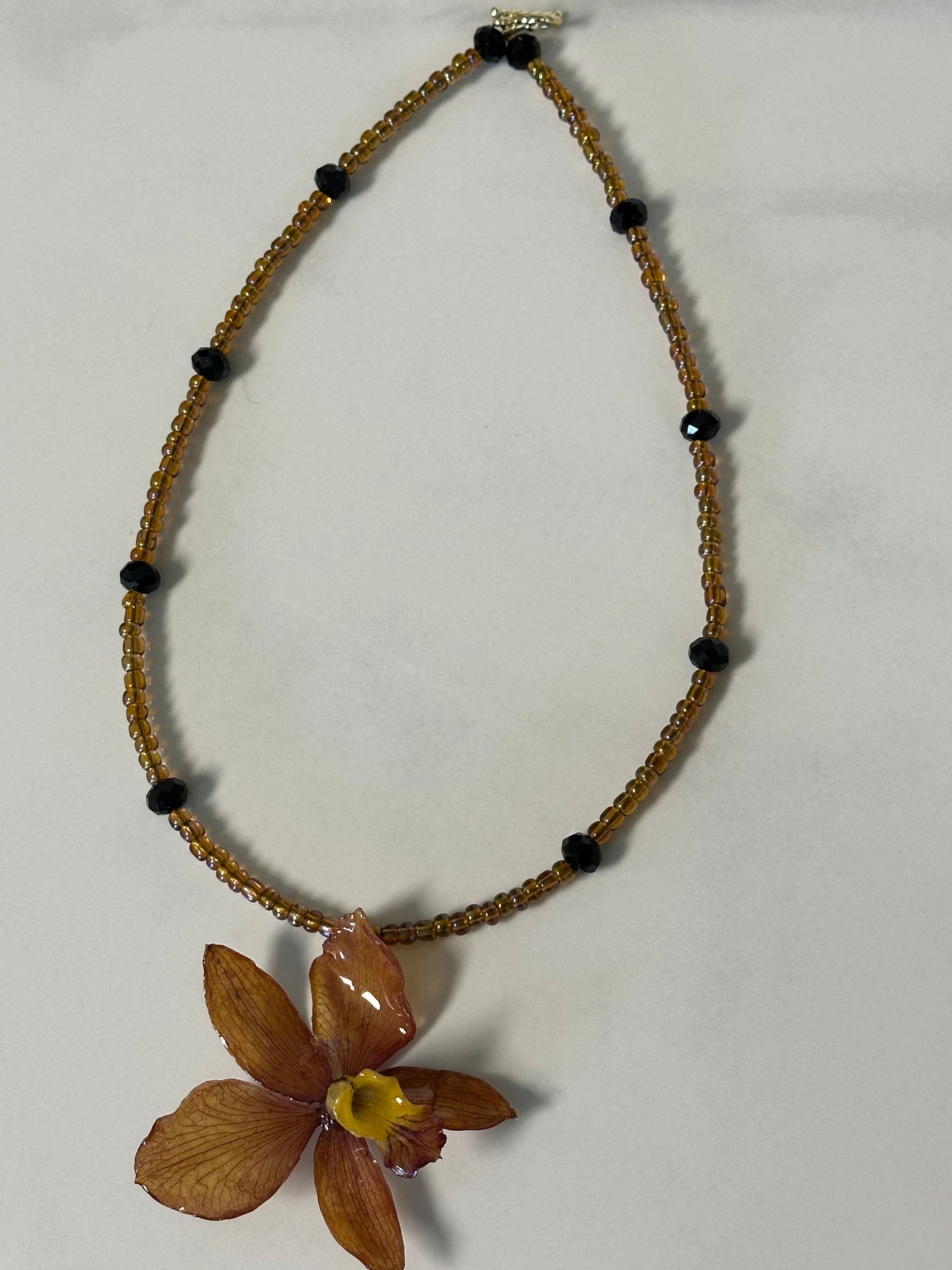 cattleya necklace with earrings