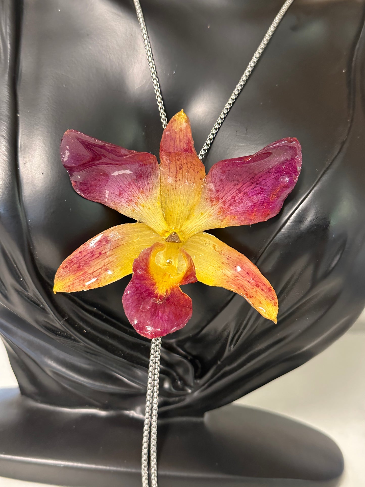 adjustable real orchid necklace