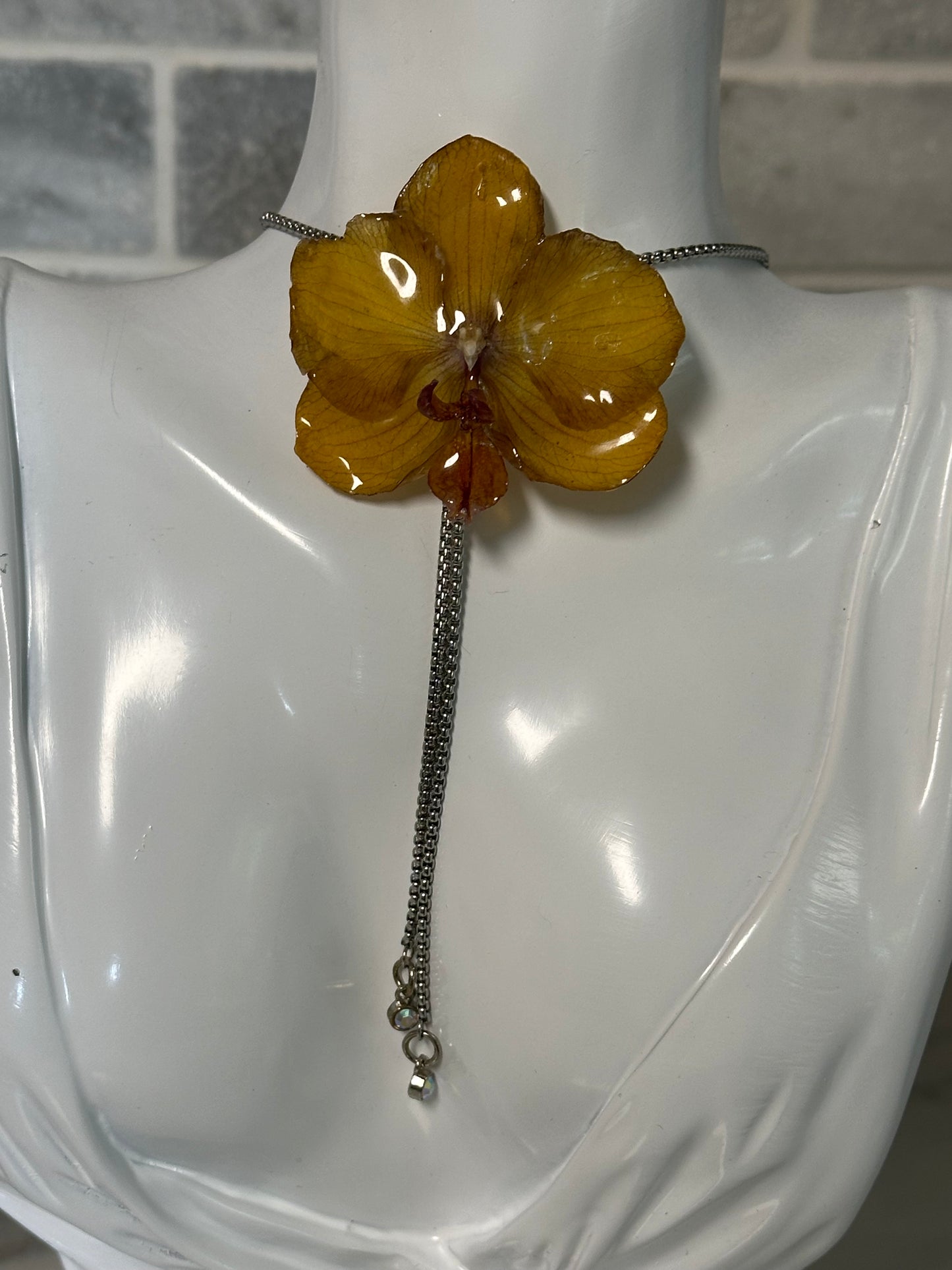 adjustable yellow orchid necklace