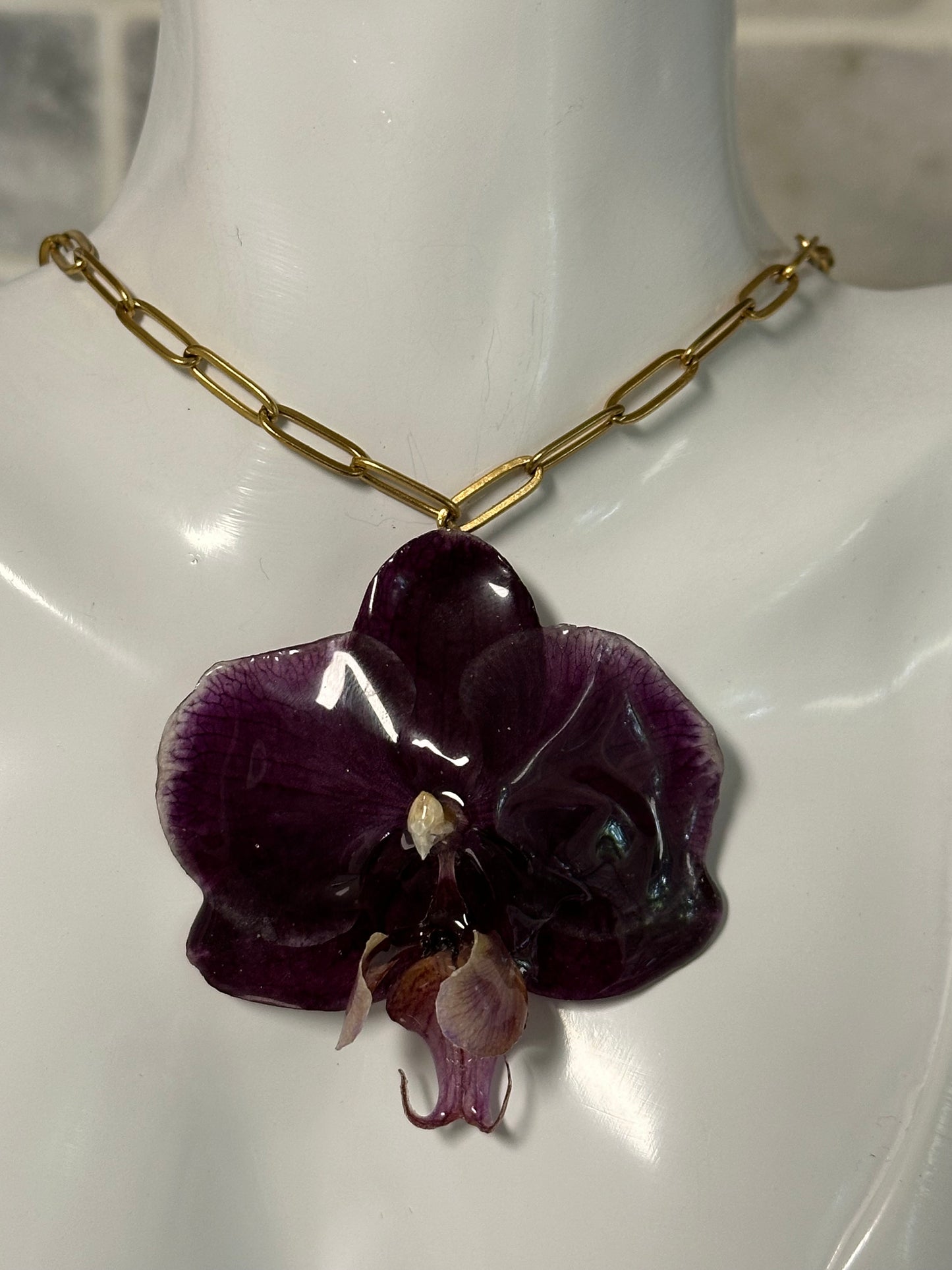peper clip orchid necklace
