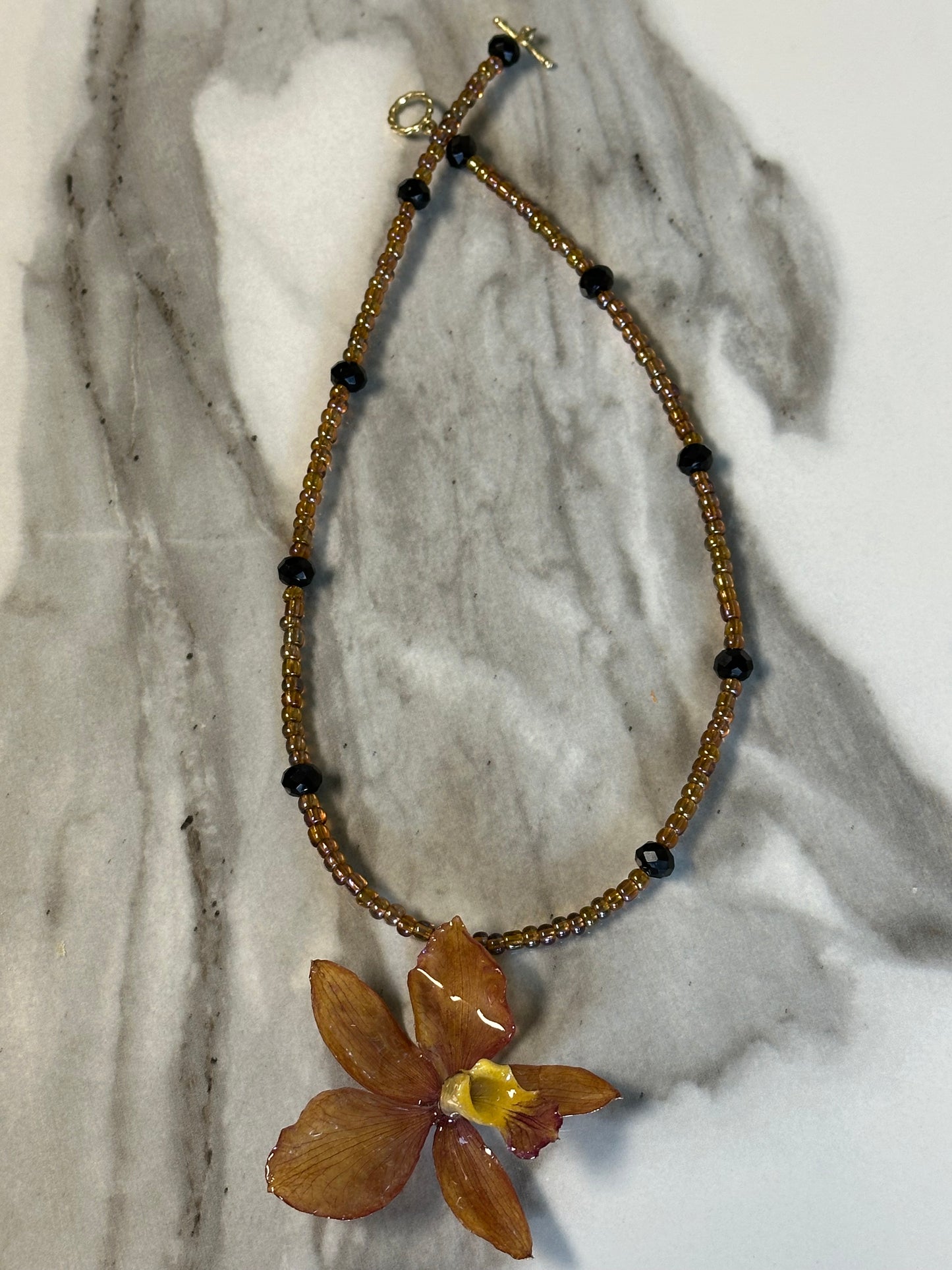 cattleya necklace with earrings