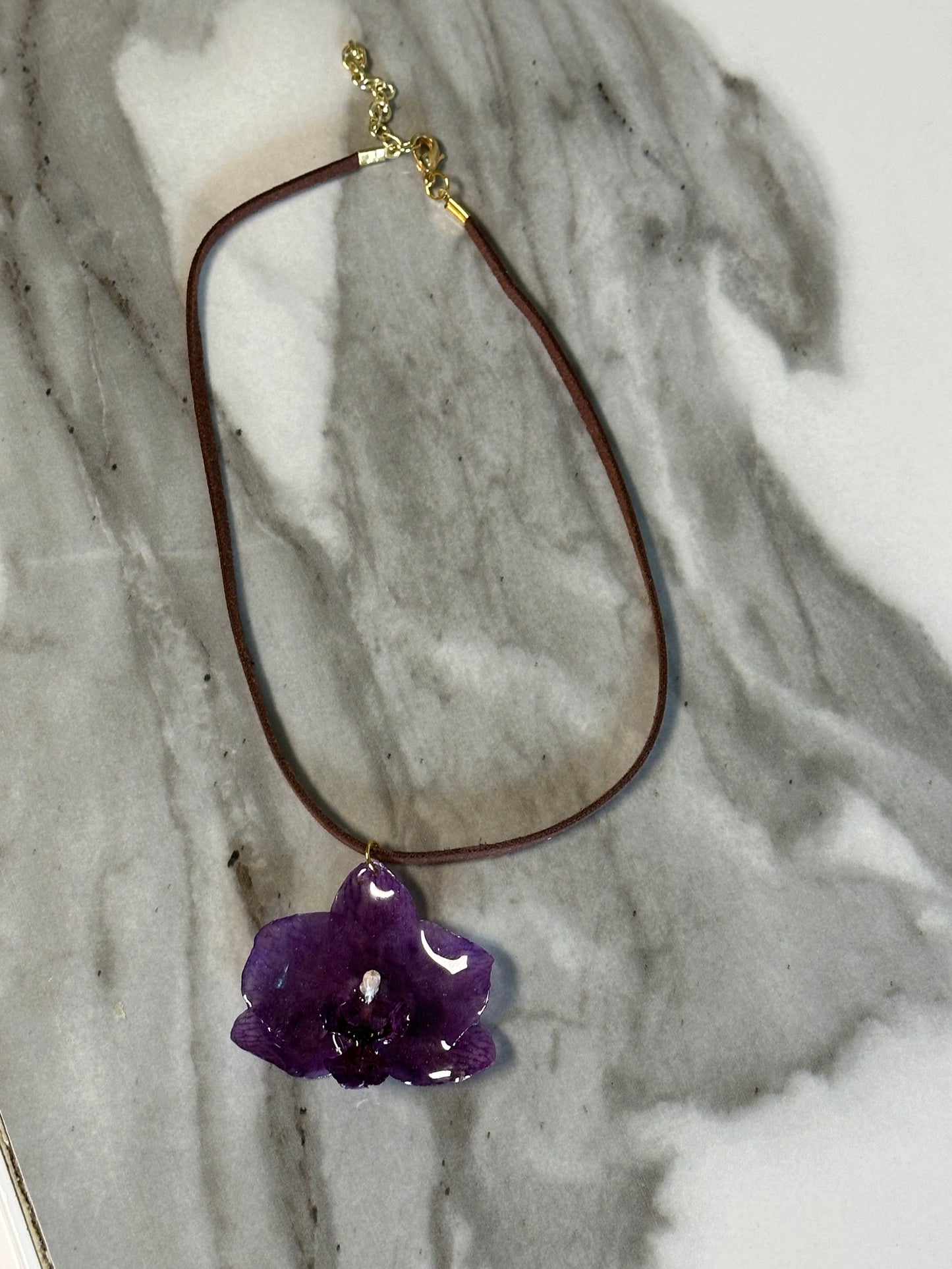 mini orchid choker necklace