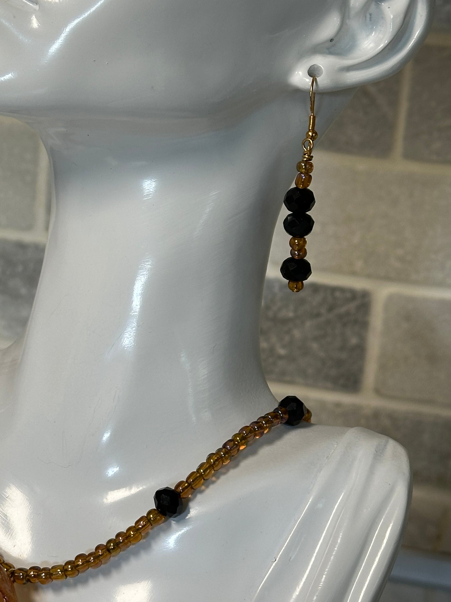 cattleya necklace with earrings