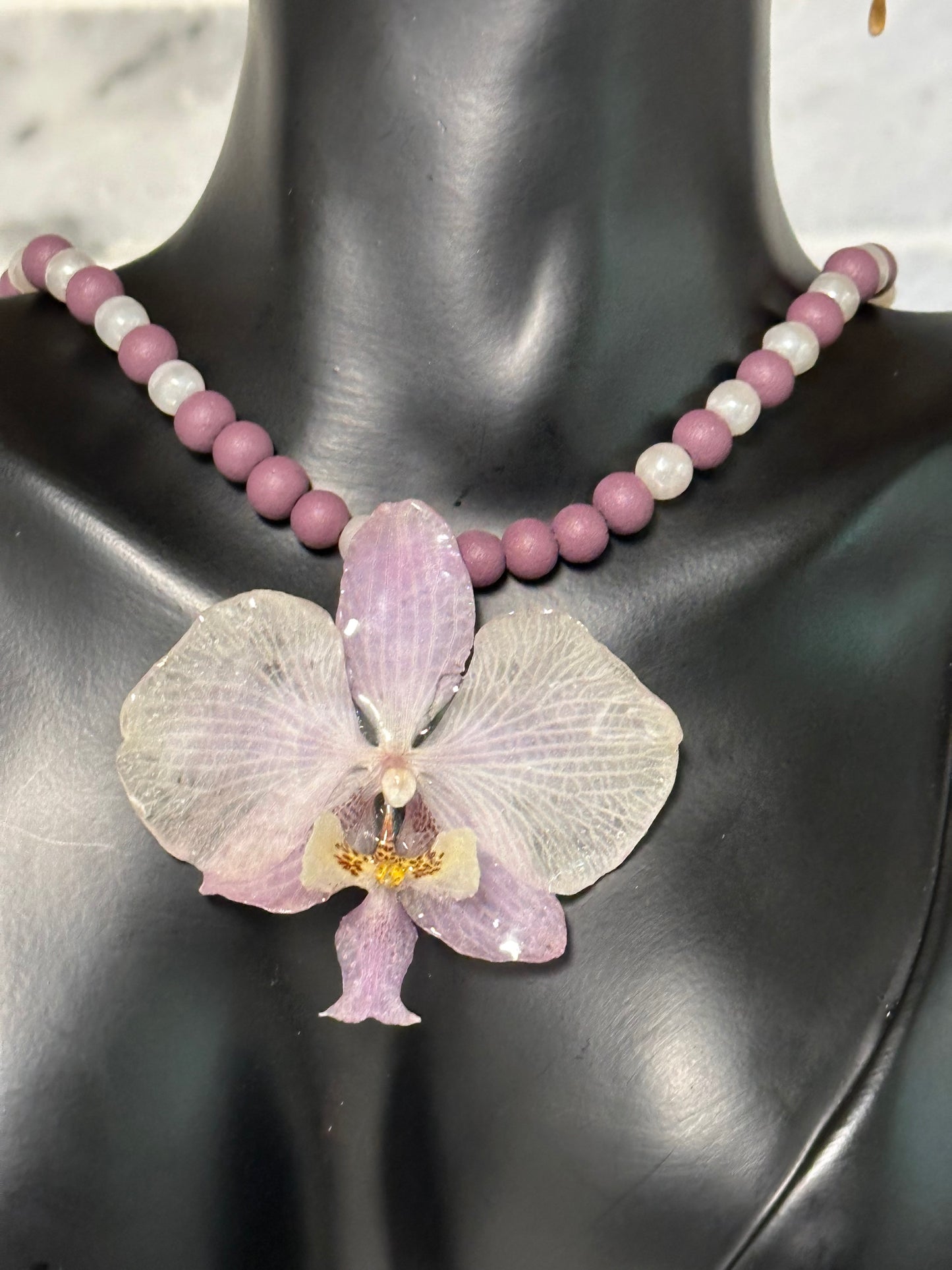 schilleriana phalaenopsis neckless with earrings