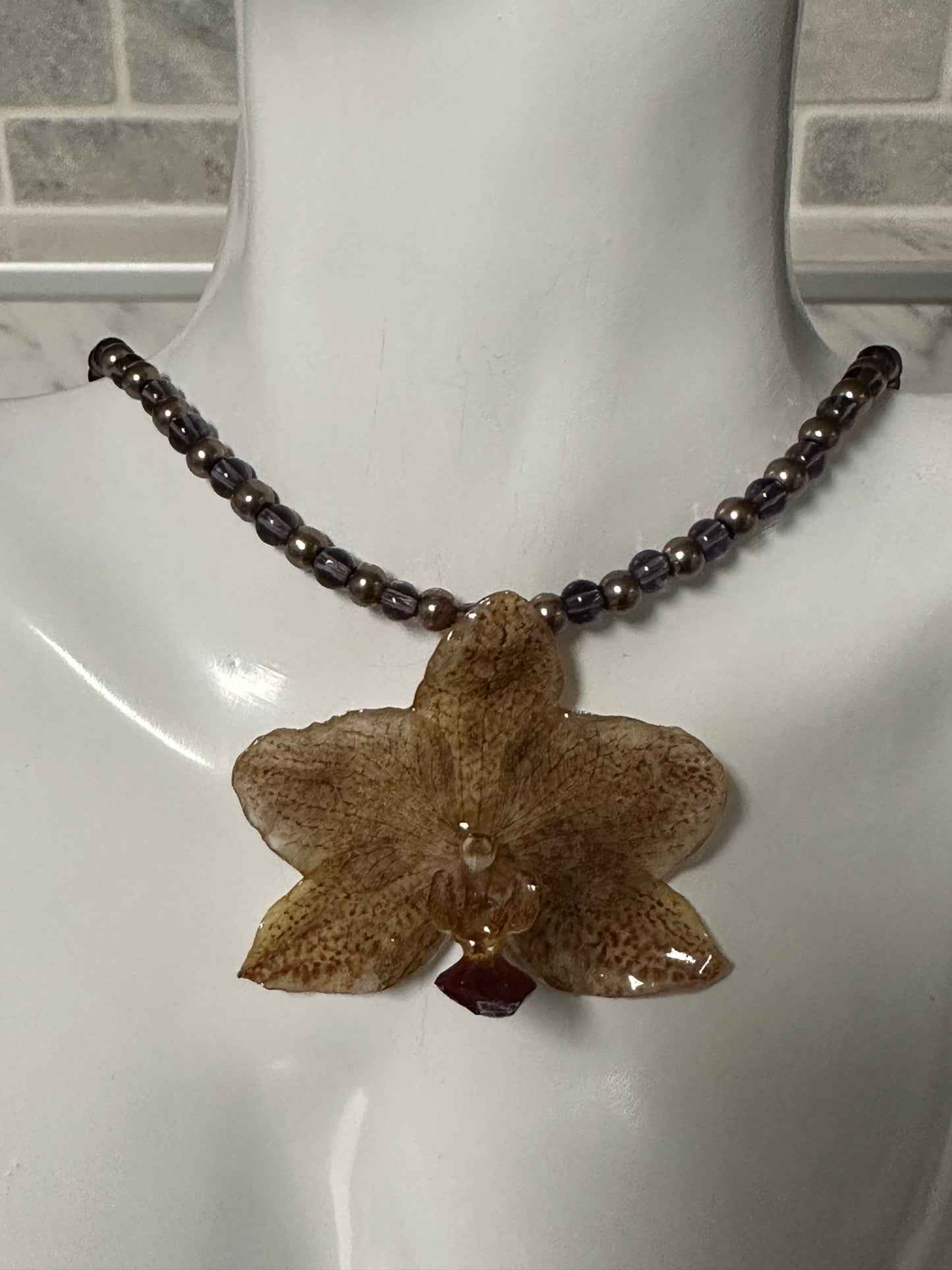 mini phalaenopsis necklace